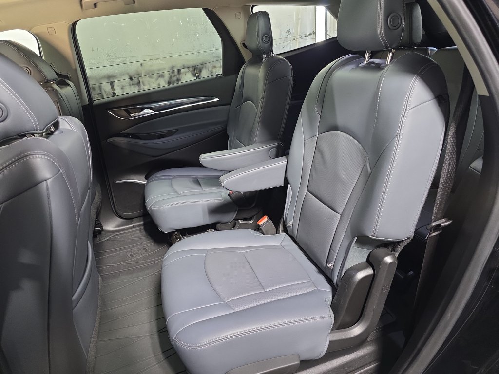 Used 2018 Buick Enclave Essence w/ Trailering Package FWD image 16