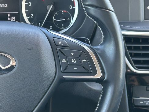 Certified 2018 INFINITI QX30 LUXE image 25