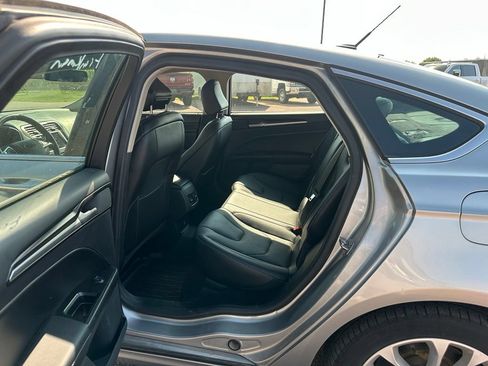 Used 2020 Ford Fusion Energi Titanium FWD image 21