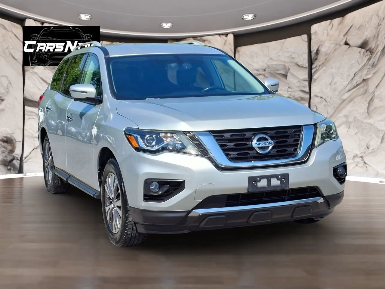 Used 2019 Nissan Pathfinder SL FWD image 1