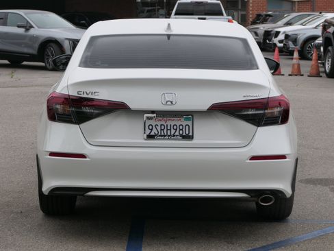 Used 2025 Honda Civic Sport image 4