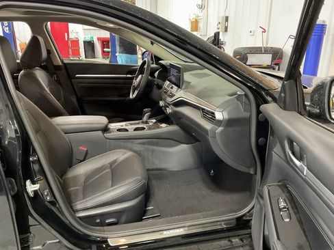 Used 2023 Nissan Altima 2.5 SL image 12