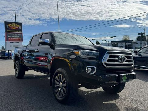 Used 2021 Toyota Tacoma Limited w/ Blackout Package (TMS) AWD/4WD image 17