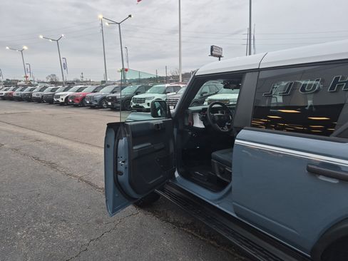 New 2025 Ford Bronco Heritage Edition image 9