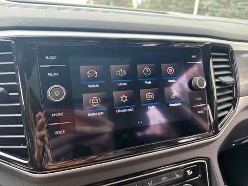 Used 2021 Volkswagen Atlas Cross Sport SEL image 25