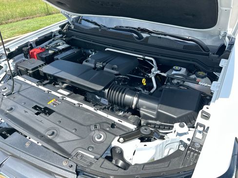 Used 2024 Chevrolet Colorado LT w/ LT Convenience Package III RWD image 27