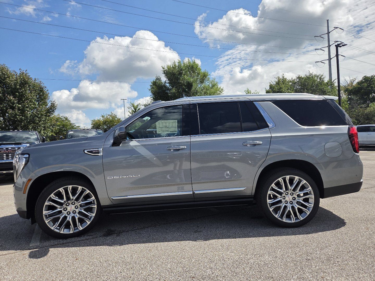 New 2026 GMC Yukon Denali w/ Denali Reserve Package AWD/4WD image 17