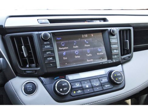 Used 2018 Toyota RAV4 Limited image 27