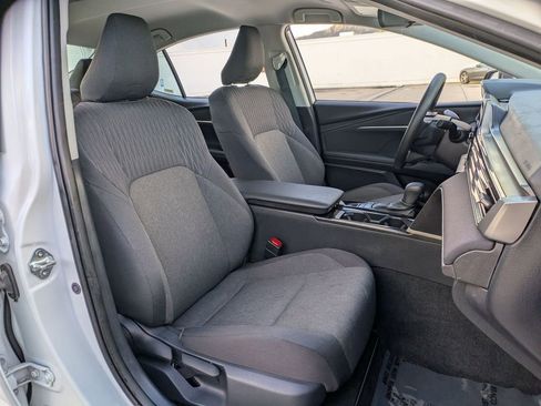 Used 2025 Toyota Camry LE image 28