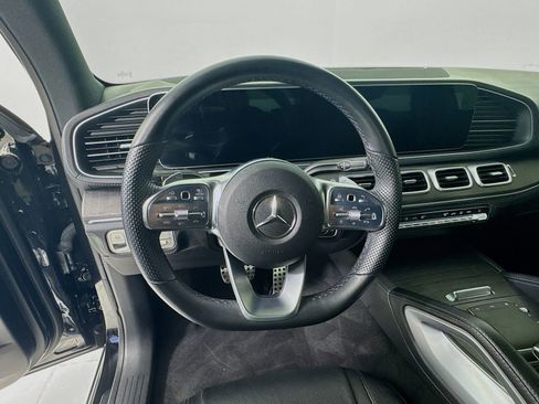 Used 2023 Mercedes-Benz GLS 580 4MATIC image 11