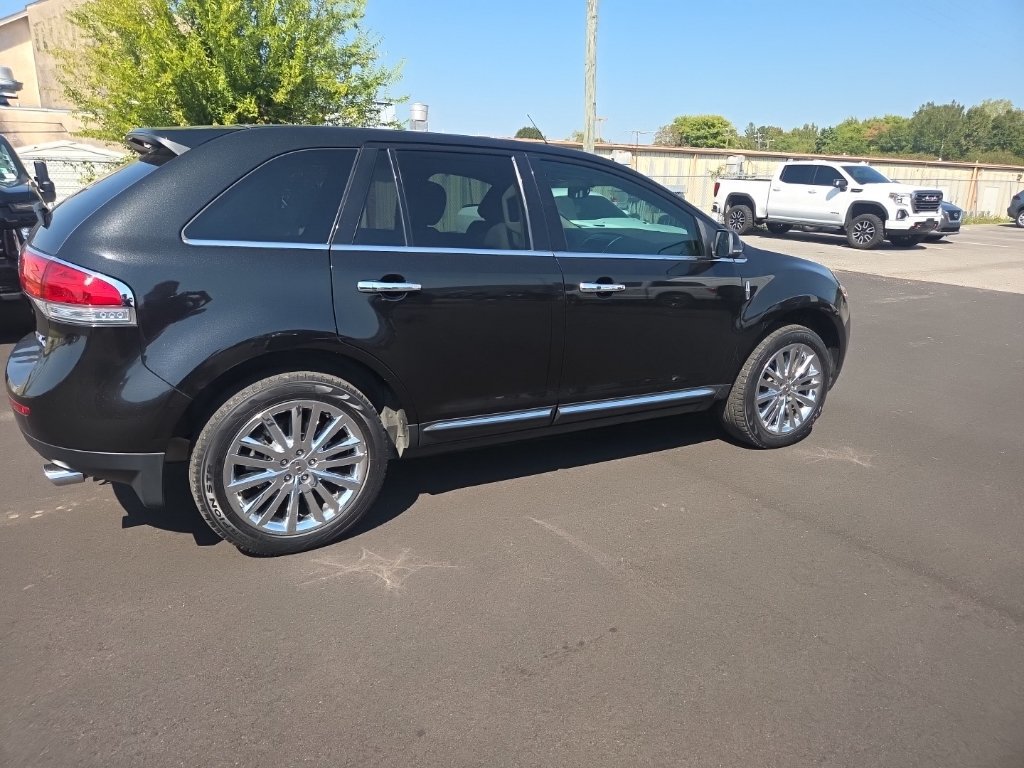 Used 2015 Lincoln MKX FWD w/ Equipment Group 102A image 10
