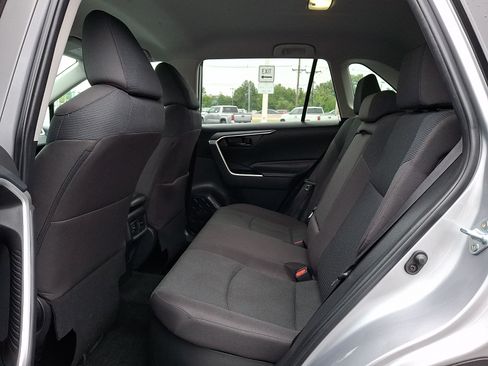 Used 2025 Toyota RAV4 LE AWD/4WD image 10