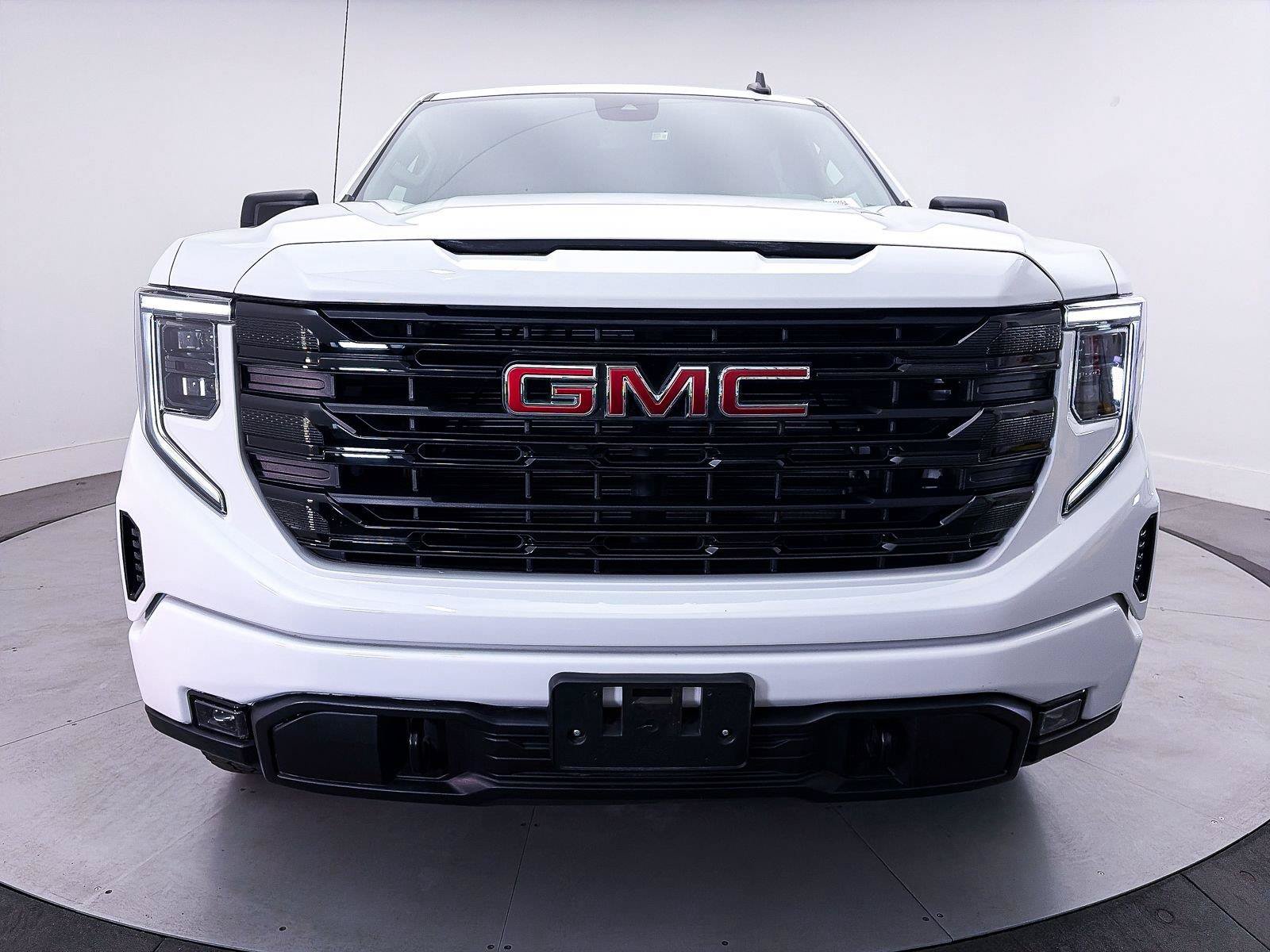 Used 2024 GMC Sierra 1500 Elevation w/ X31 Off-Road Package AWD/4WD image 13