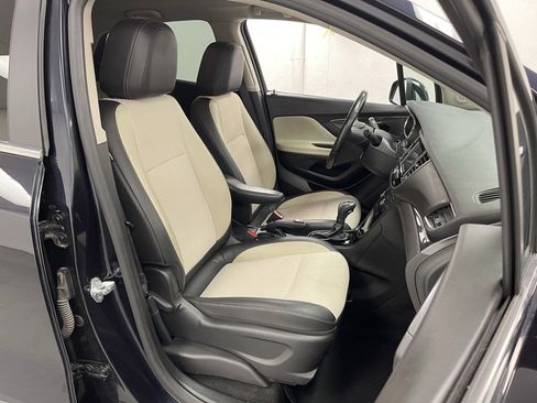 Used 2021 Buick Encore Preferred w/ Safety Package image 11