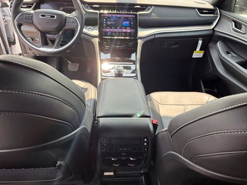 New 2025 Jeep Grand Cherokee L Limited image 35