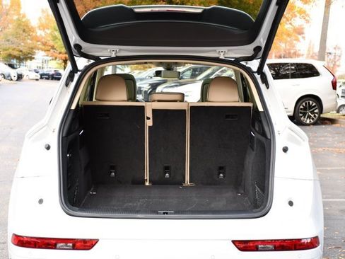 Used 2023 Audi Q5 2.0T Prestige w/ Prestige Package image 32