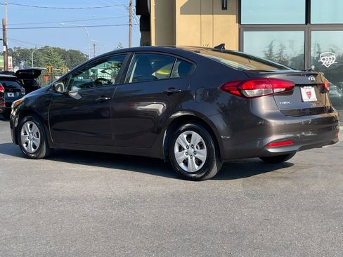 Used 2017 Kia Forte LX image 5