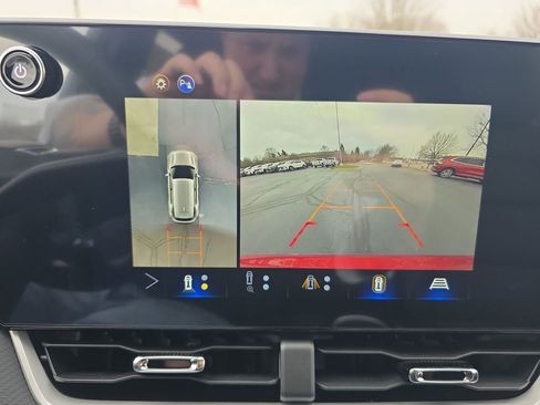 New 2026 Chevrolet Equinox LT w/ Convenience Package II AWD/4WD image 23