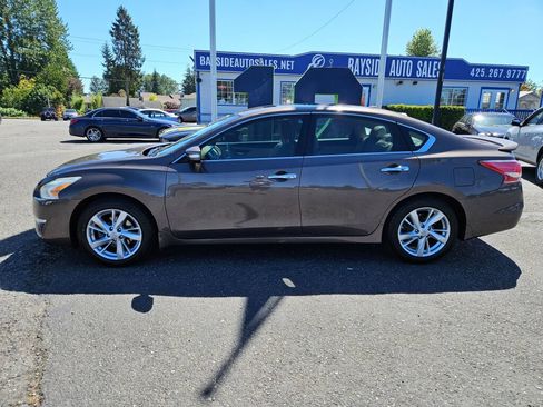 Used 2013 Nissan Altima 2.5 SL w/ 2.5 Moonroof Pkg FWD image 2