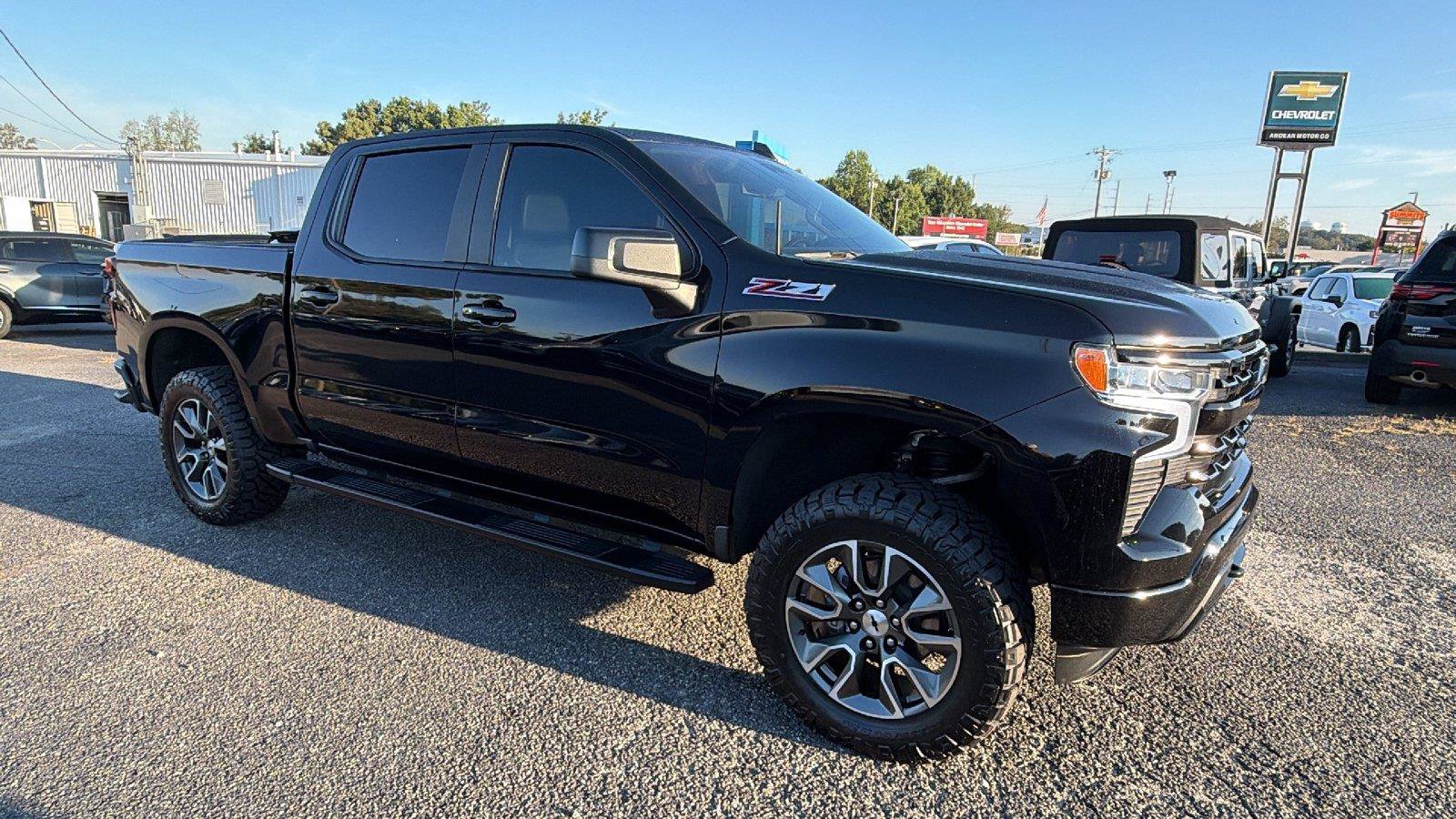 Used 2022 Chevrolet Silverado 1500 RST AWD/4WD image 6