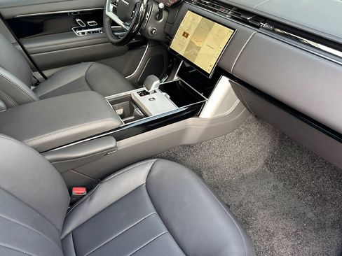New 2026 Land Rover Range Rover Long Wheelbase SE image 27
