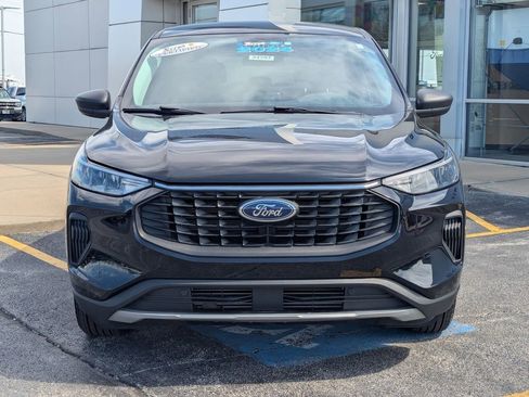 Used 2024 Ford Escape Active w/ Cold Weather Package FWD image 8