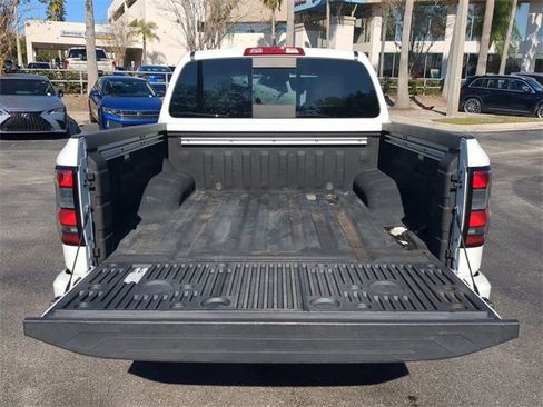 Used 2023 Nissan Frontier SV w/ SV Convenience Package image 14