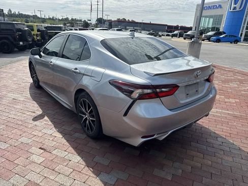 Used 2022 Toyota Camry SE FWD image 7
