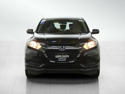 Used 2017 Honda HR-V LX image 8