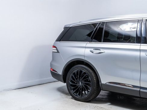 Used 2020 Lincoln Aviator Reserve w/ Equipment Group 202A image 11