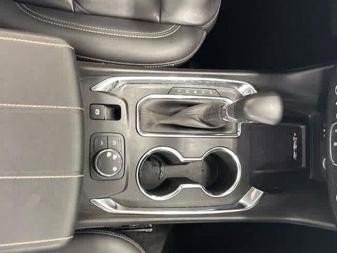 Used 2023 Chevrolet Traverse LT image 11