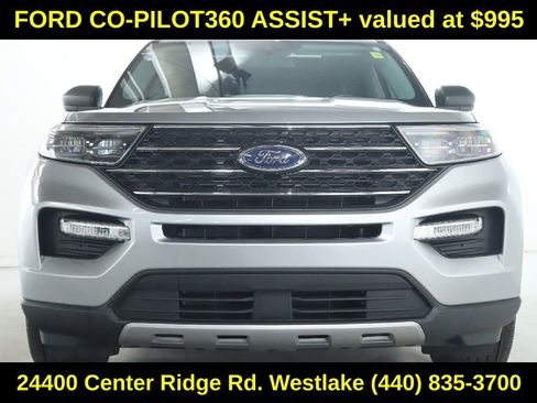 Used 2022 Ford Explorer XLT w/ Equipment Group 202A image 6