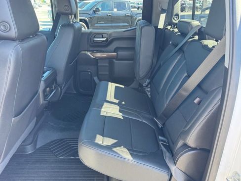 Used 2022 Chevrolet Silverado 1500 LT Trail Boss w/ LT Trail Boss Premium Package AWD/4WD image 14
