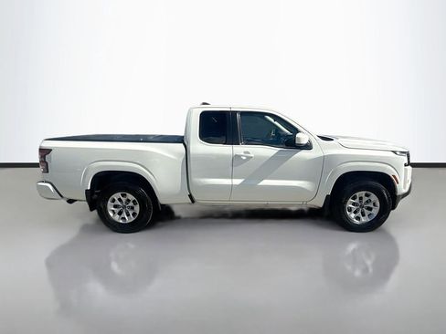 Certified 2024 Nissan Frontier SV w/ Technology Package image 9