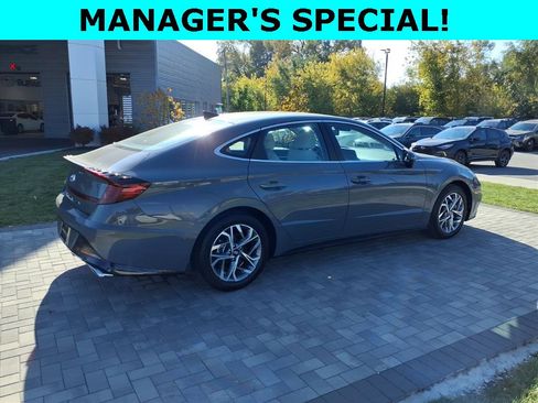 Used 2023 Hyundai Sonata SEL w/ Winter Weather Package image 3