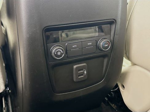 Used 2024 Buick Enclave Essence FWD image 25