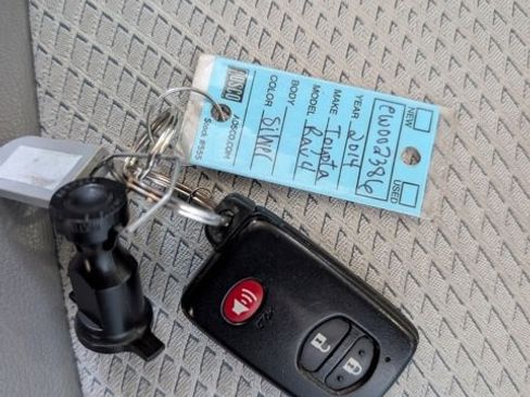 Used 2014 Toyota RAV4 EV image 31