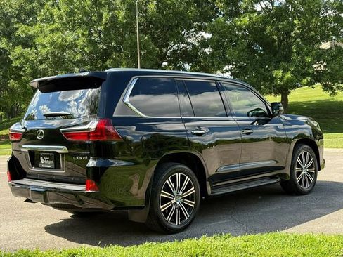 Used 2021 Lexus LX 570 4WD w/ Luxury Package image 6