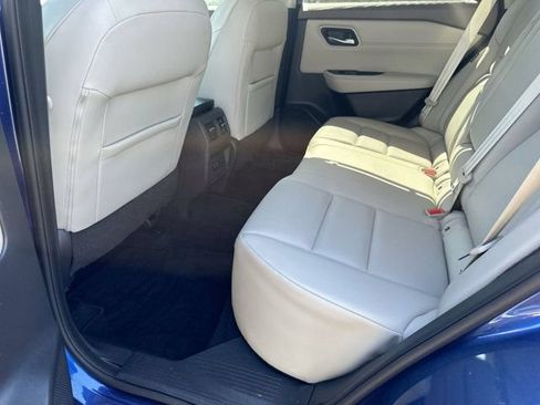 Used 2021 Nissan Rogue SV w/ Premium Package FWD image 14