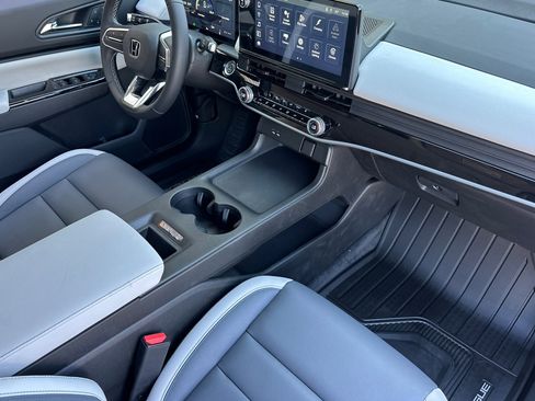 New 2025 Honda Prologue Touring image 16