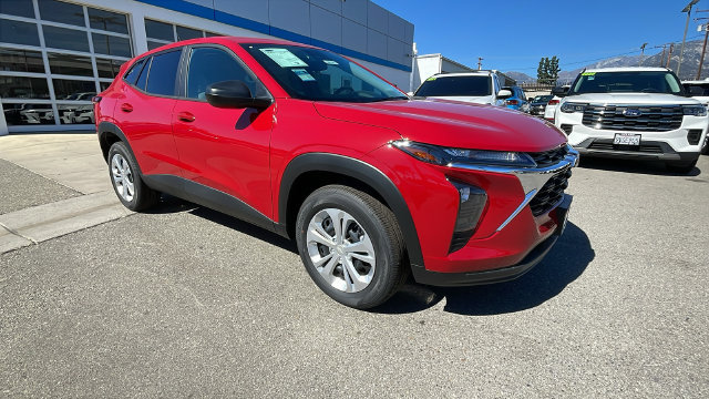 New 2026 Chevrolet Trax LS w/ Driver Confidence Package FWD image 31