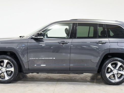 Used 2022 Jeep Grand Cherokee Limited 4xe image 9