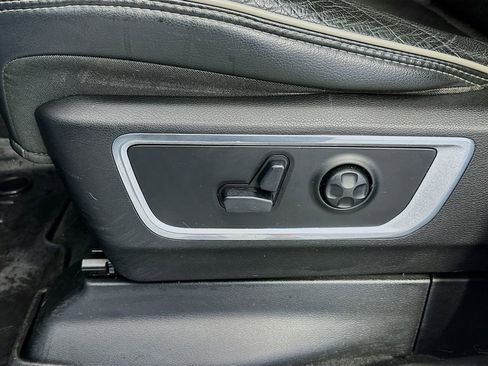 Used 2019 RAM 1500 Laramie image 18