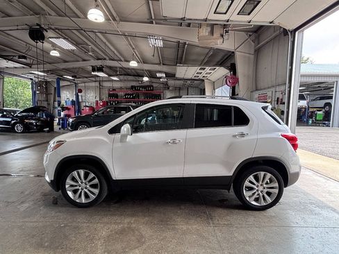 Used 2018 Chevrolet Trax Premier AWD/4WD image 1