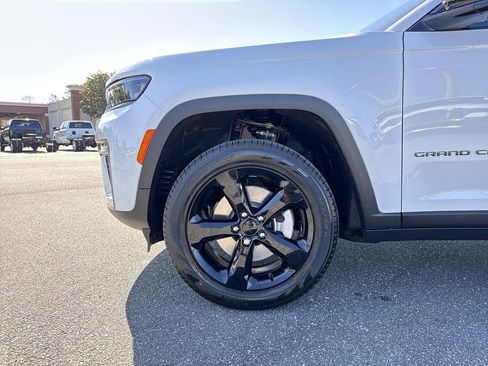 New 2026 Jeep Grand Cherokee L Limited w/ Limited Altitude Package image 8