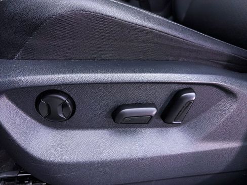 Used 2019 Volkswagen Tiguan SEL FWD image 19