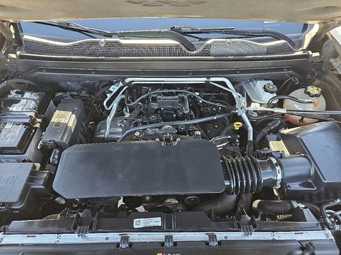 Used 2023 Chevrolet Colorado LT w/ LT Convenience Package image 10