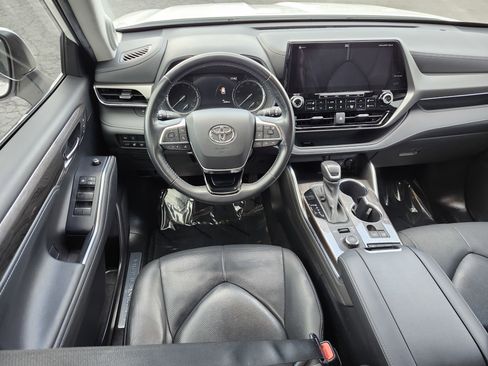 Used 2021 Toyota Highlander Limited image 35
