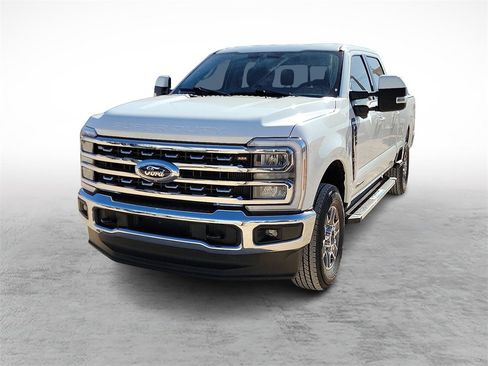 Used 2023 Ford F250 Lariat w/ FX4 Off-Road Package image 4