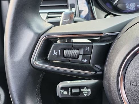 Used 2025 Porsche Macan AWD/4WD image 26
